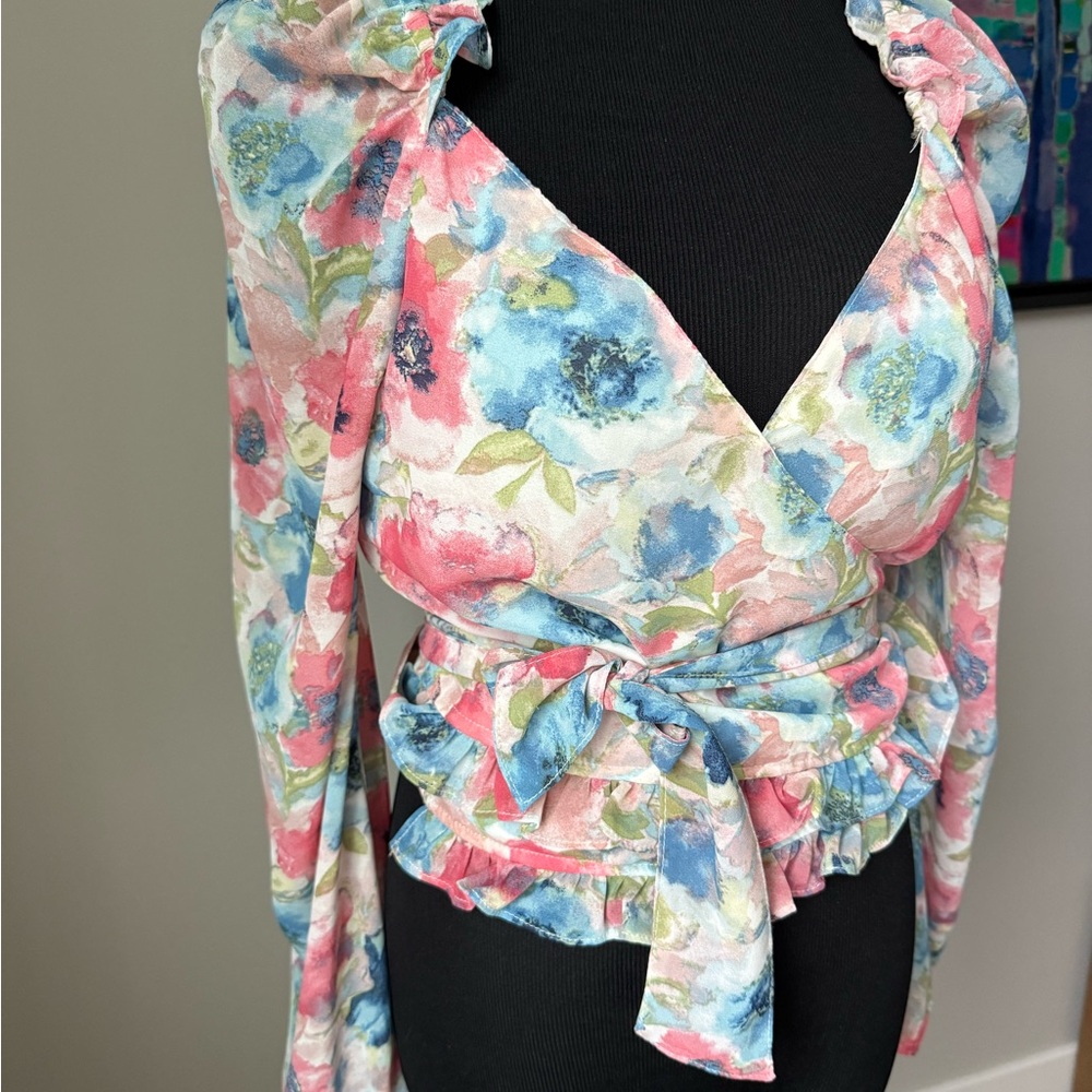 Vici Floral Wrap Blouse - Picture 3 of 8